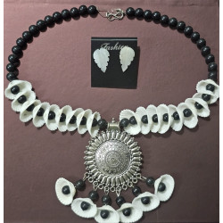 Mehsi Heritage Oyster Shell Necklace