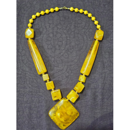 Mehsi Handcrafted Pearl Button Accent